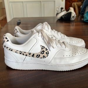 Nike sneakers with animal print accent